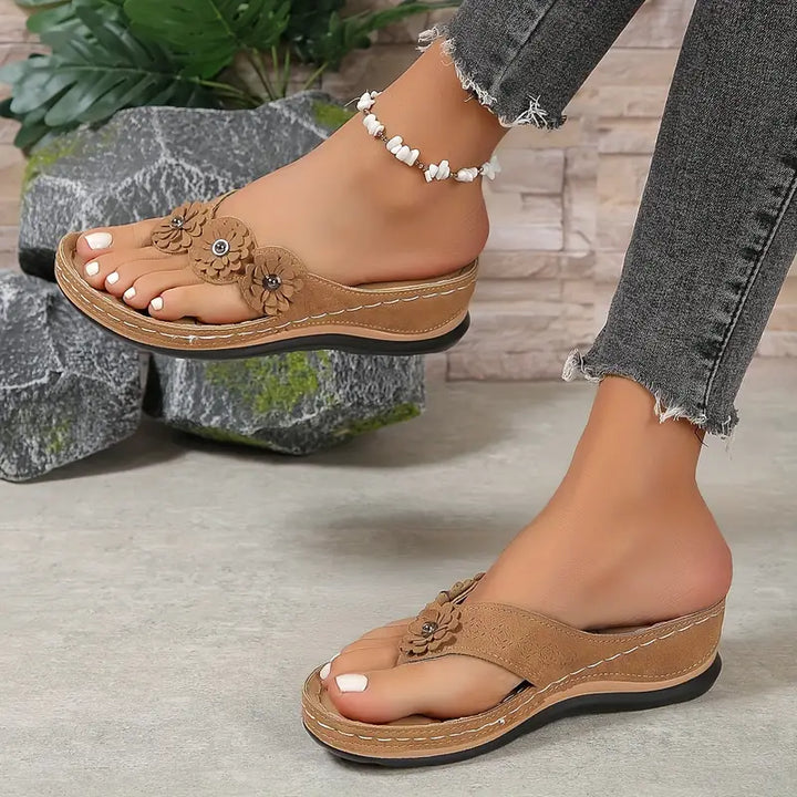 Arlo Sandals