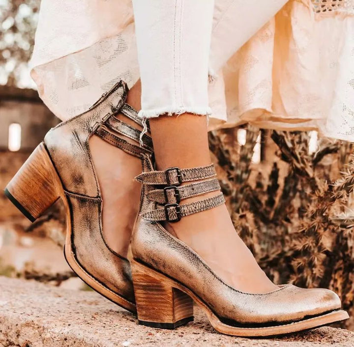 Ella Vintage Pumps