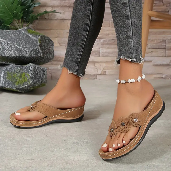 Arlo Sandals